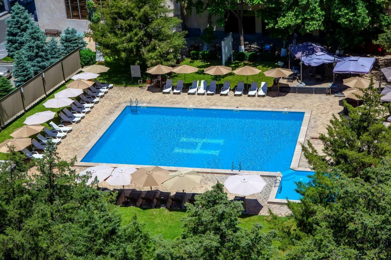 President Hotel By Hrazdan Hotel Cjsc Ereván Exterior foto